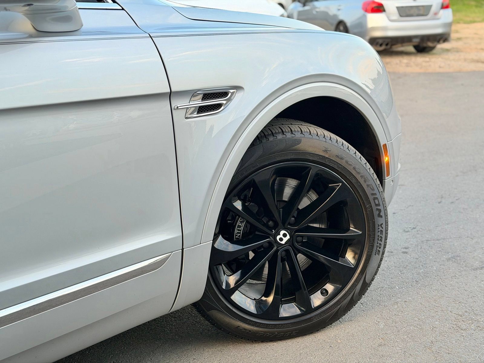 Used 2019 Bentley Bentayga AWD/4WD image 62