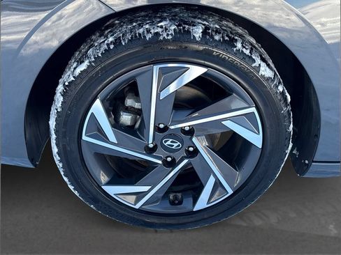 Used 2025 Hyundai Elantra SEL FWD image 13