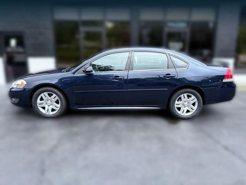 Used 2011 Chevrolet Impala LT w/ Luxury Edition Package FWD image 2