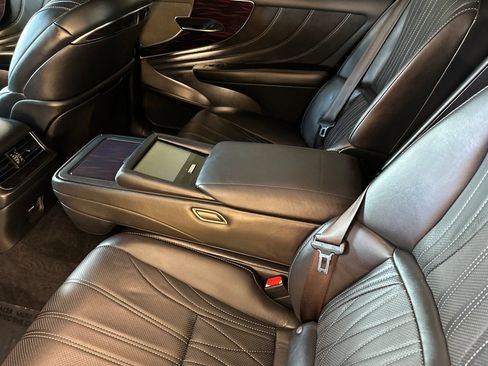 Used 2018 Lexus LS 500 image 11