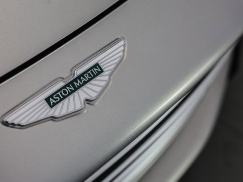 Used 2025 Aston Martin DB12 Volante image 12