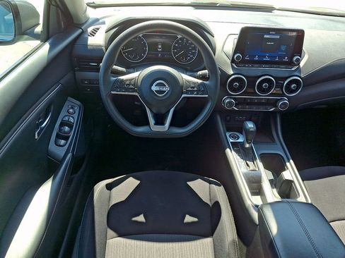 Used 2024 Nissan Sentra SV FWD image 11
