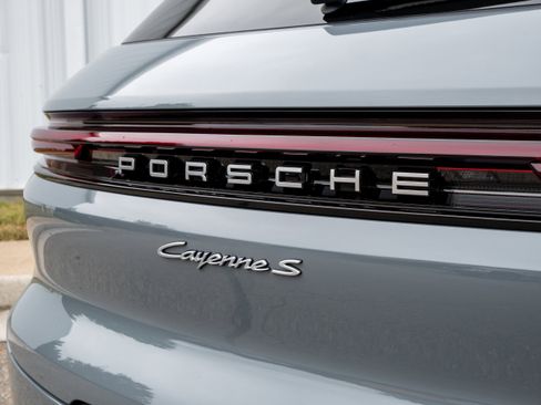 New 2026 Porsche Cayenne S AWD/4WD image 18