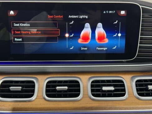 Used 2022 Mercedes-Benz GLS 450 4MATIC image 35