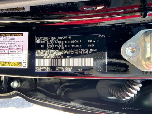 Used 2025 Toyota 4Runner SR5 AWD/4WD image 34