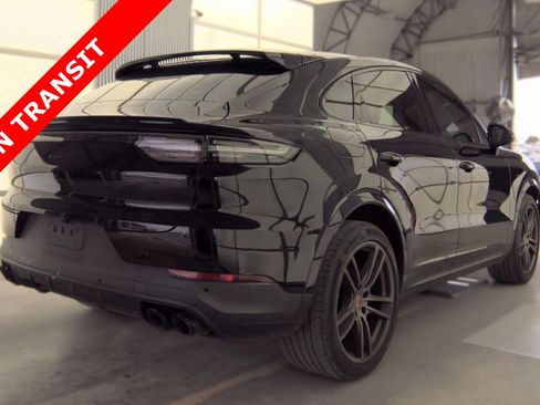 Used 2023 Porsche Cayenne Coupe w/ Premium Package AWD/4WD image 5