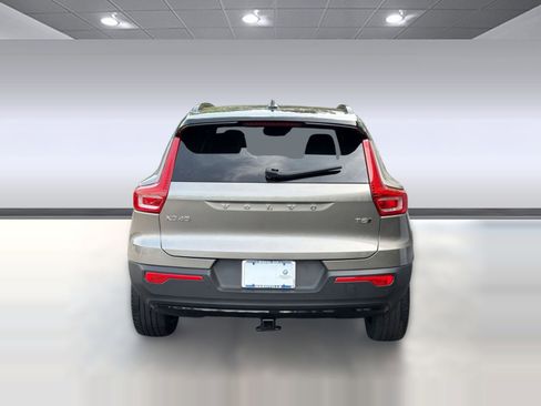 Used 2022 Volvo XC40 T5 R-Design w/ Advanced Package AWD/4WD image 10