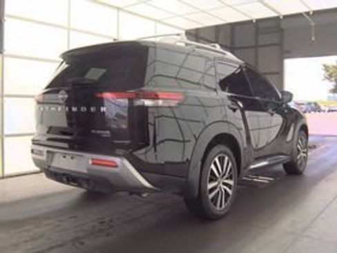 Used 2025 Nissan Pathfinder Platinum AWD/4WD image 5