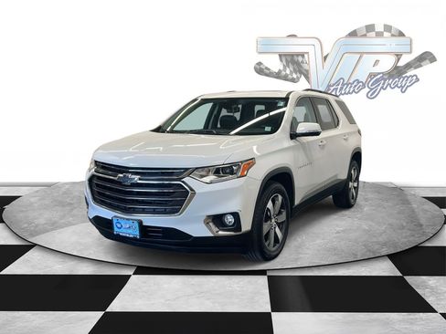 Used 2019 Chevrolet Traverse LT w/ LT Premium Package AWD/4WD image 4