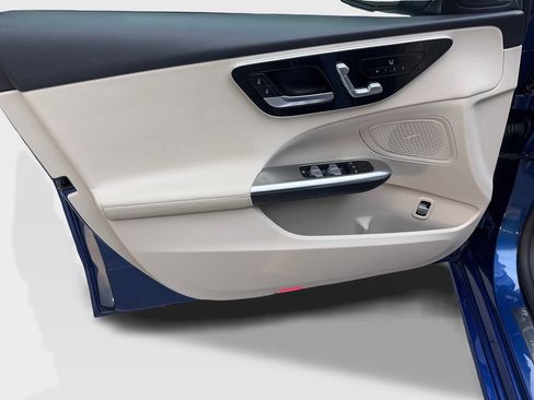 Used 2023 Mercedes-Benz C 300 4MATIC Sedan image 30