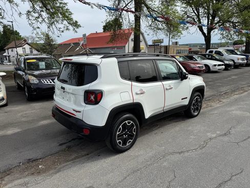 Used 2016 Jeep Renegade Trailhawk w/ Cold Weather Group AWD/4WD image 4