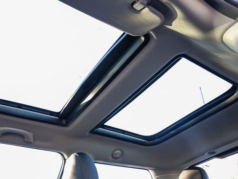 Used 2023 MINI Cooper 2-Door Hardtop image 25