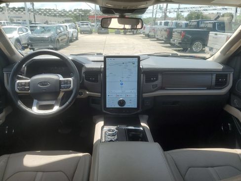 Used 2022 Ford Expedition Max Limited AWD/4WD image 10