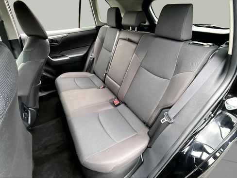 Used 2025 Toyota RAV4 LE AWD/4WD image 19