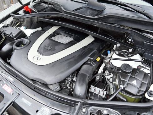 Used 2011 Mercedes-Benz GL 450 4MATIC image 23