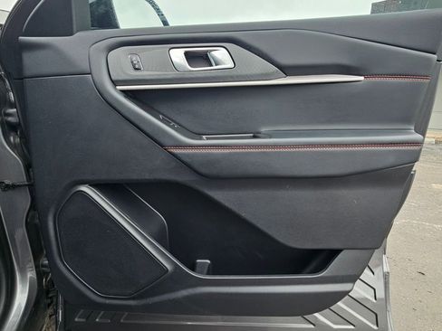 Used 2025 Ford Explorer ST-Line w/ ST-Line Street Pack AWD/4WD image 29