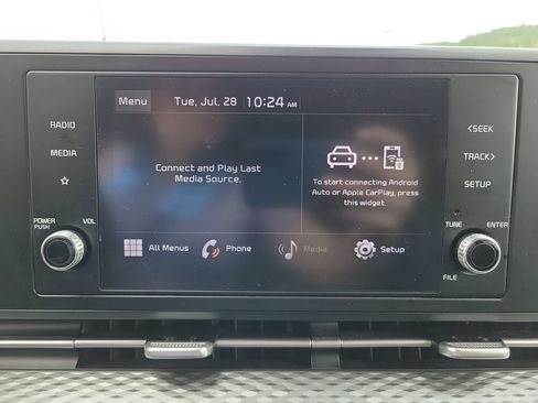 Used 2022 Kia Carnival LX FWD image 16