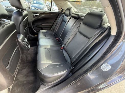 Used 2016 Chrysler 300 C RWD image 20