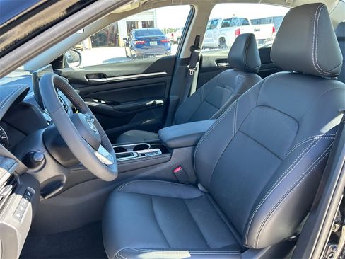 New 2025 Nissan Altima 2.5 SL image 9