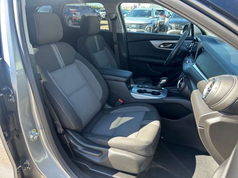 Used 2025 Chevrolet Blazer LT image 36