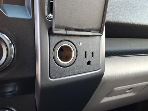 Used 2018 Ford F150 XLT w/ Equipment Group 302A Luxury image 22