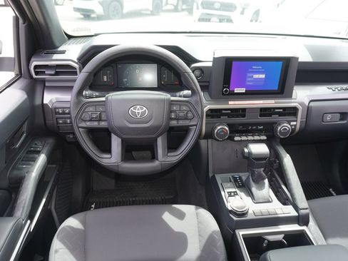 Certified 2026 Toyota Tacoma SR5 AWD/4WD image 12