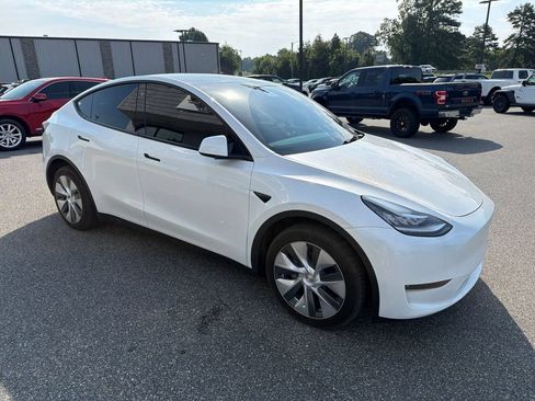 Used 2023 Tesla Model Y Long Range AWD/4WD image 8