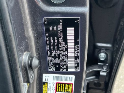 Used 2023 Toyota Highlander XLE image 32