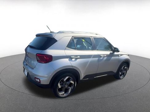 Used 2025 Hyundai Venue SEL FWD image 15