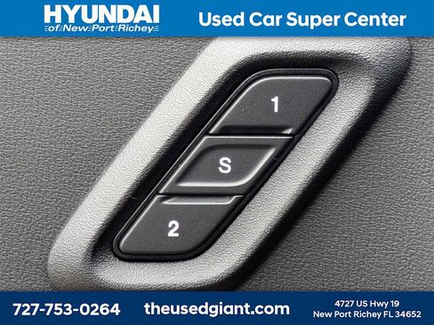 Used 2021 Dodge Challenger SXT w/ Plus Package image 21