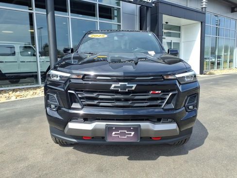 Used 2025 Chevrolet Colorado Z71 AWD/4WD image 9