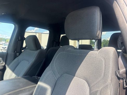 Used 2022 RAM 1500 Big Horn AWD/4WD image 3