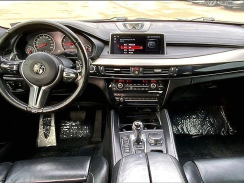 Used 2018 BMW X6 M image 16