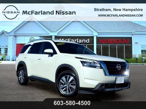 Certified 2024 Nissan Pathfinder SL AWD/4WD image 1
