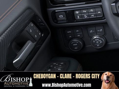 New 2026 GMC Yukon XL AT4 w/ AT4 Premium Plus Package AWD/4WD image 22