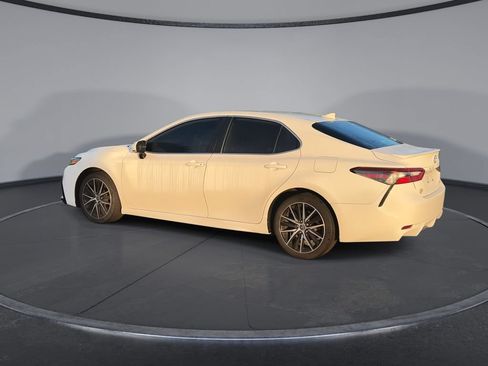Used 2024 Toyota Camry SE FWD image 6