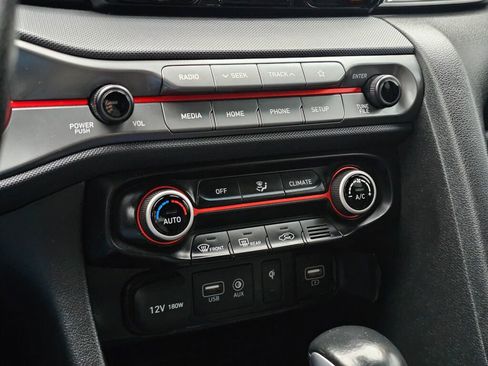 Used 2020 Hyundai Veloster Turbo image 22