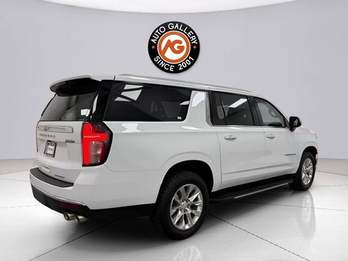 Used 2023 Chevrolet Suburban Premier AWD/4WD image 7