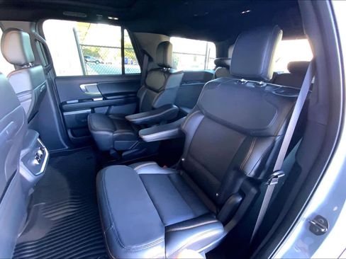 Used 2025 Ford Expedition Tremor image 21