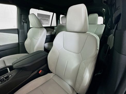 Used 2025 Lexus TX 350 AWD w/ Technology Package image 19