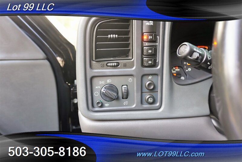 Used 2004 GMC Sierra 2500 SLT w/ Heavy-Duty Power Package AWD/4WD image 26