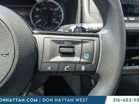 Used 2023 Nissan Rogue SV FWD image 13