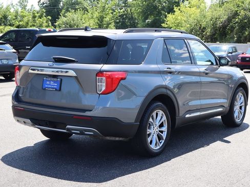 Used 2024 Ford Explorer XLT w/ Equipment Group 202A AWD/4WD image 3