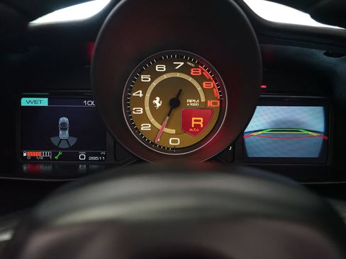 Used 2019 Ferrari 488 Spider RWD image 14