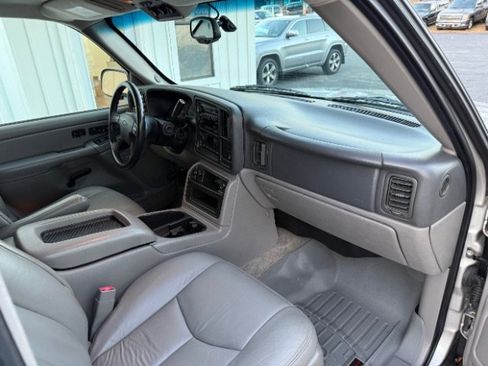 Used 2005 Chevrolet Tahoe Z71 w/ Preferred Equipment Group image 14