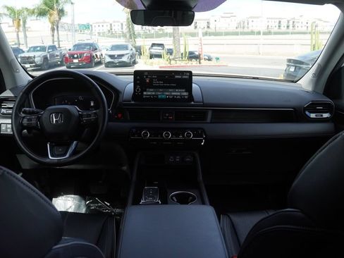 Used 2023 Honda Pilot Elite image 40