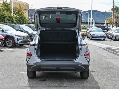 Certified 2025 Hyundai Kona SEL image 9