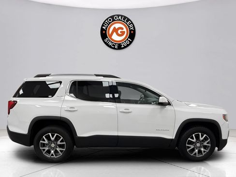 Used 2023 GMC Acadia SLT FWD image 2