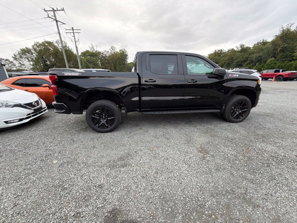 Used 2025 Chevrolet Silverado 1500 LT Trail Boss w/ Convenience Package II AWD/4WD image 8