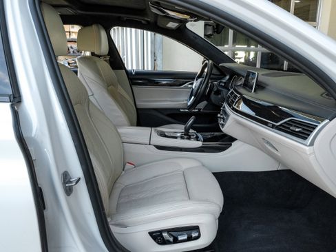 Used 2018 BMW 750i 750i image 37